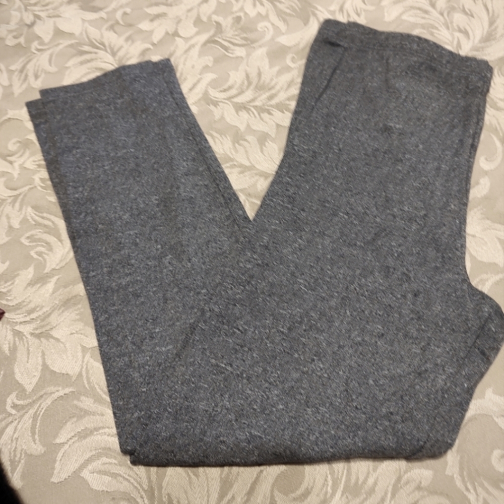 🐺🩶🐺 NWOT Superb Medium Heathered Grey Capri Yoga Leggings - MJ